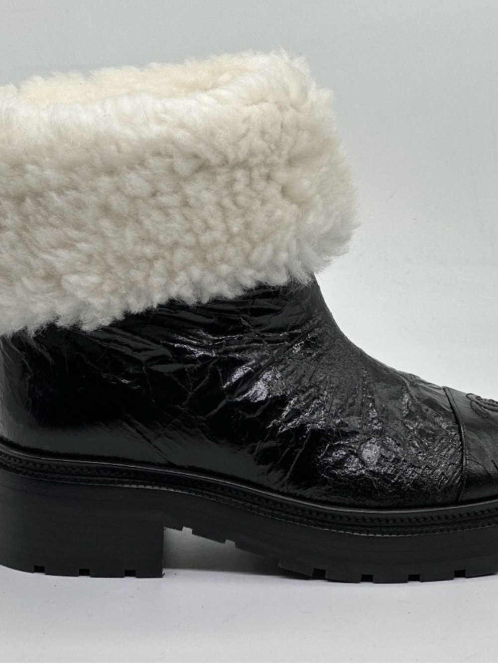 CHANEL Black Leather Winter Boots with Cream Shearling Cuff
